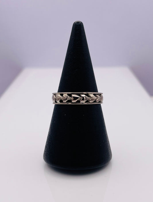 18 carat white gold wedding ring - Carved Heart