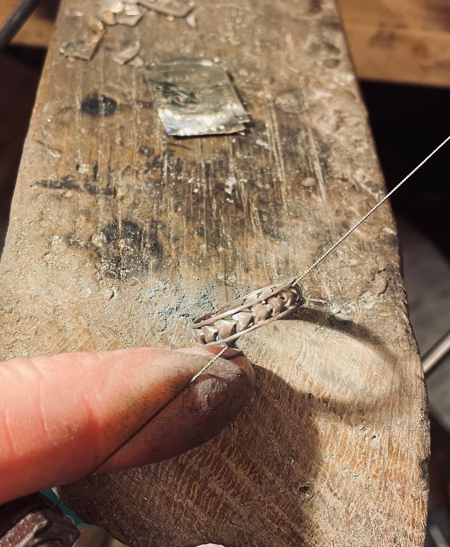 18 carat white gold wedding ring - Carved Heart