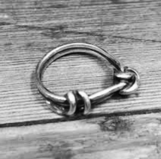 Knotty Ring