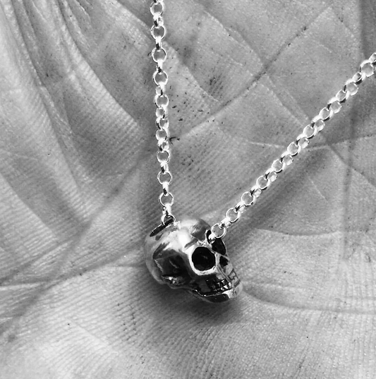 Sliding Skull Pendant (chain through eye)